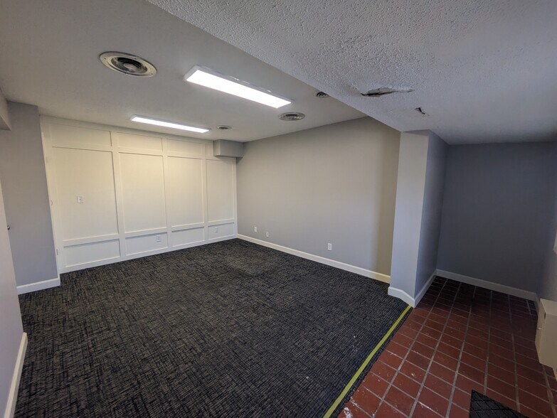 More Photos Of 545 Sherman St, Emporia Office For Lease