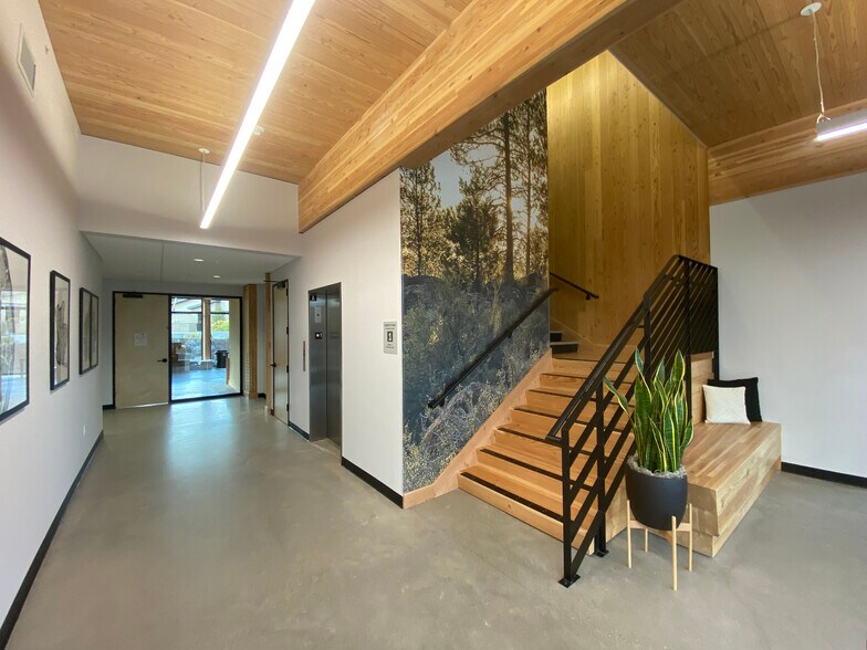 More Photos Of NW Shevlin Park Rd & Crossing Dr, Bend Unknown For Lease