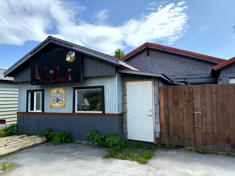 More Photos Of 453 E Pioneer Ave, Homer Bar For Sale