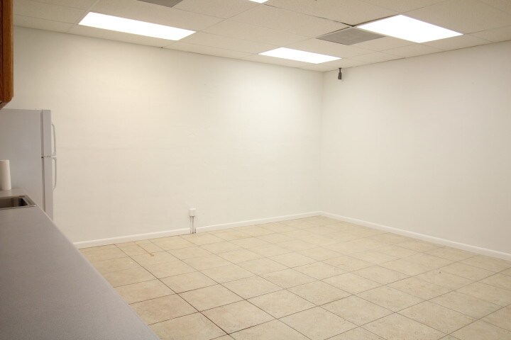 More Photos Of 609 N Railroad Ave, Boynton Beach Warehouse For Lease