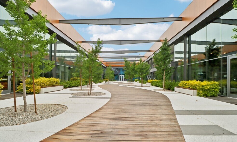 More Photos Of 13031 W Jefferson Blvd, Los Angeles Loft Creative Space For Lease