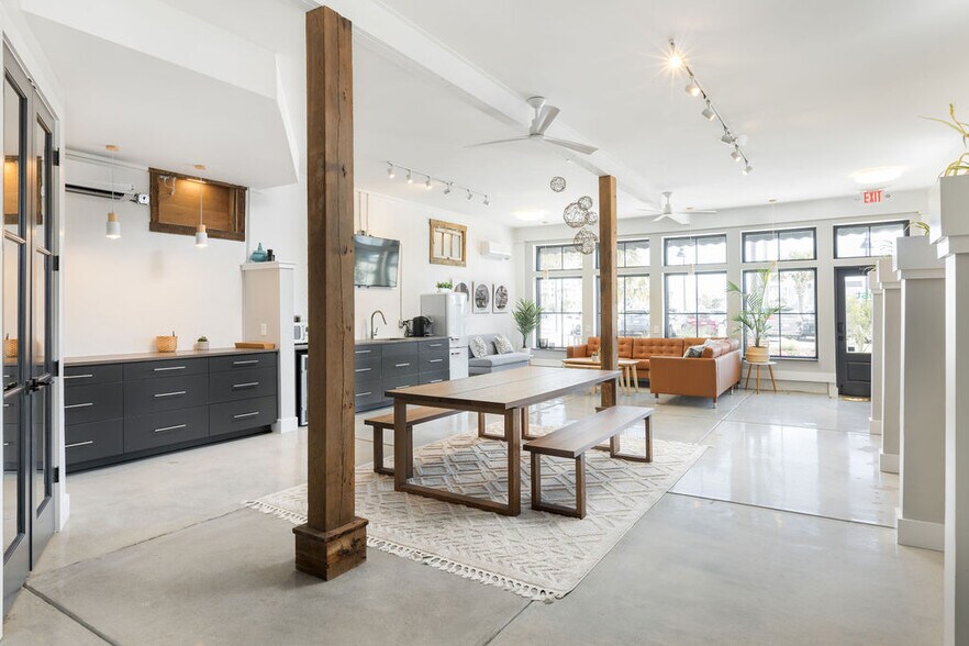 More Photos Of 112 Cape Fear Blvd, Carolina Beach Freestanding For Sale