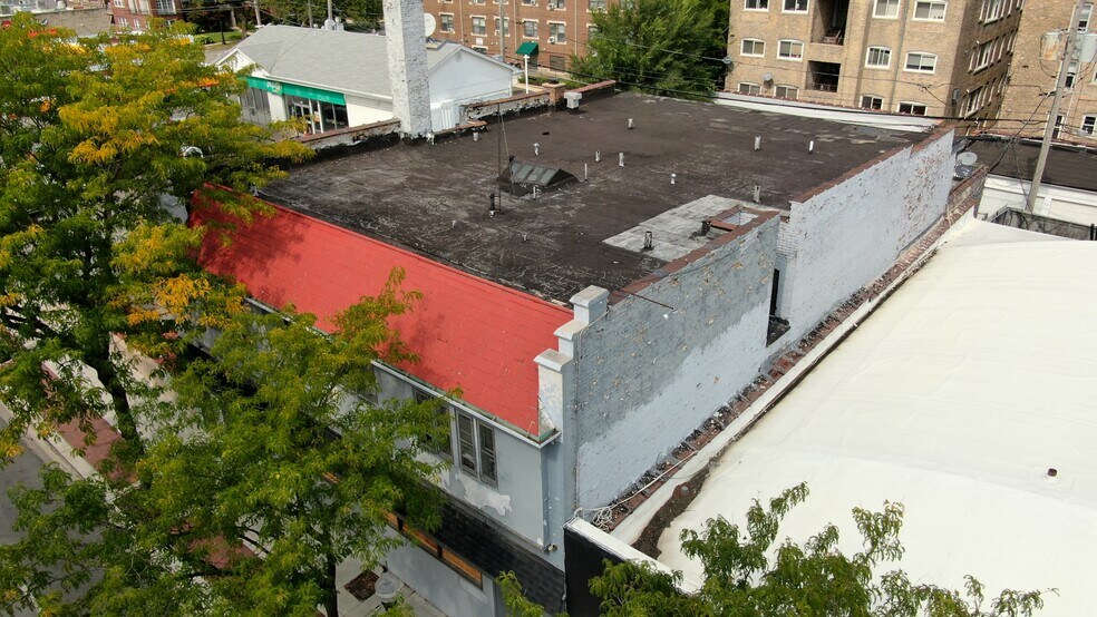 More Photos Of 819-821 Howard St, Evanston Office Residential For Sale