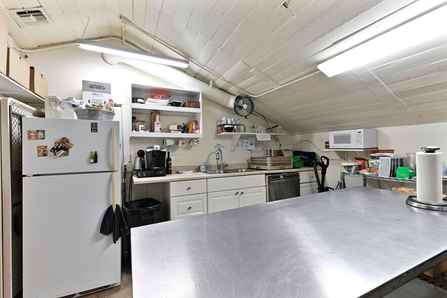 More Photos Of 435 Main St, Murphys General Retail For Sale