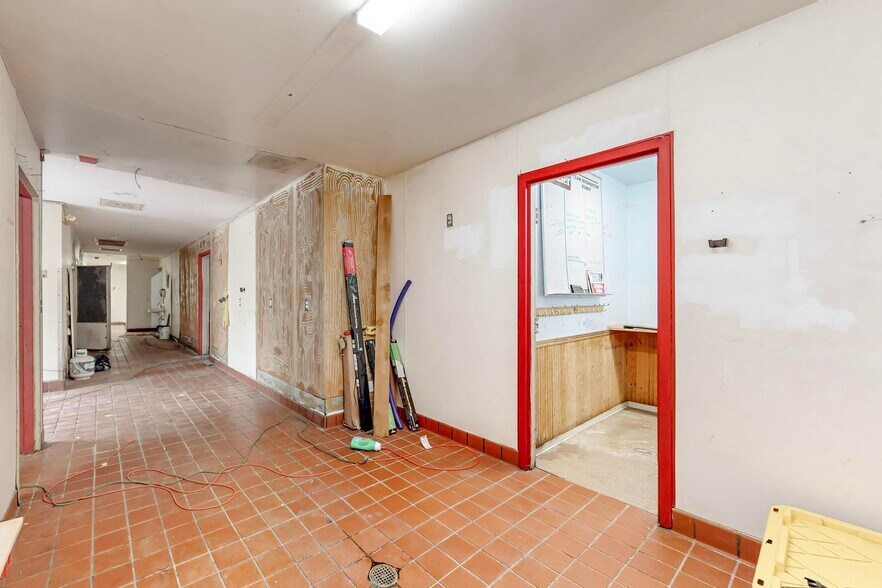 More Photos Of 3558 Wheaton Way, Bremerton Restaurant For Sale