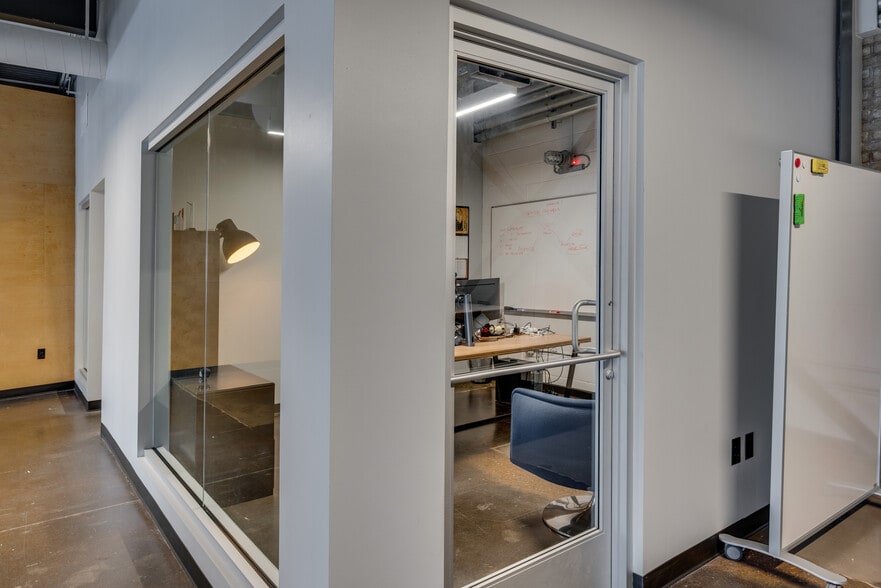 More Photos Of 613 Ewing Ave, Nashville Loft Creative Space For Lease