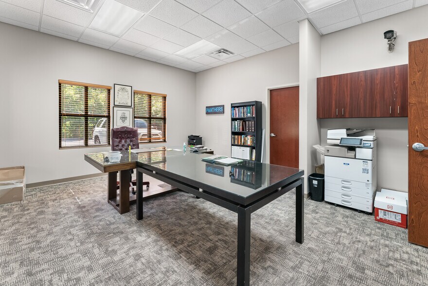 More Photos Of 119 Southern Blvd, Savannah Office For Sale