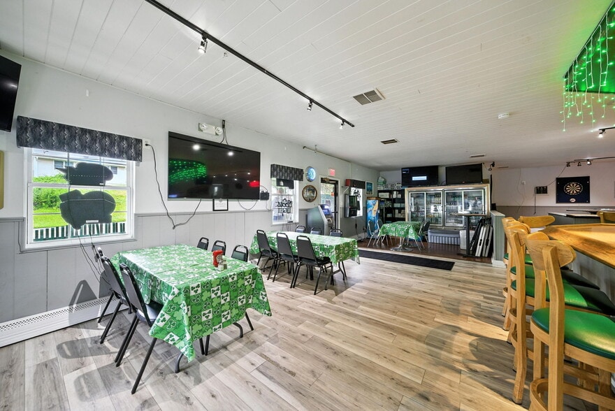 More Photos Of 260 Espanong Rd, Lake Hopatcong Restaurant For Sale