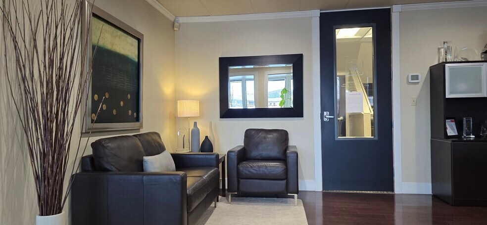 More Photos Of 1 Lake Bellevue Dr, Bellevue Office For Sale