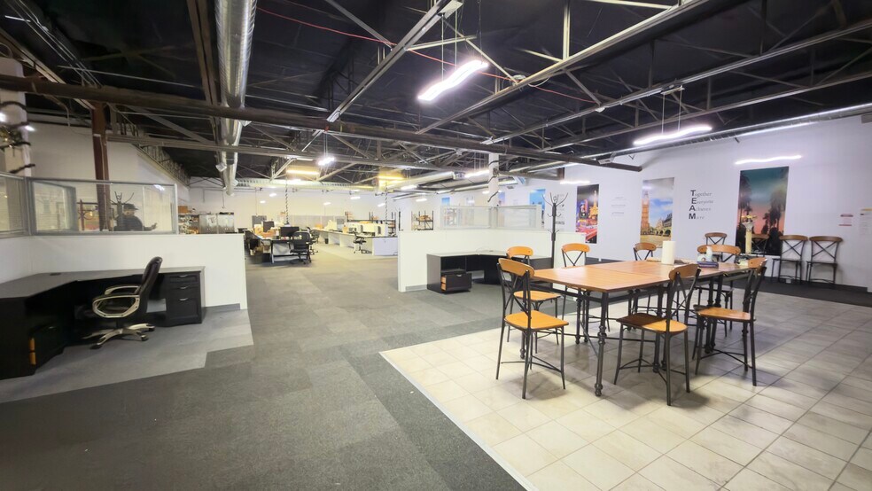 More Photos Of 3333 East End Ave, South Chicago Heights Distribution For Lease