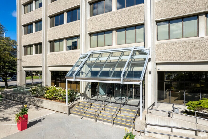 More Photos Of 2 Lansing Sq, Toronto Office For Lease