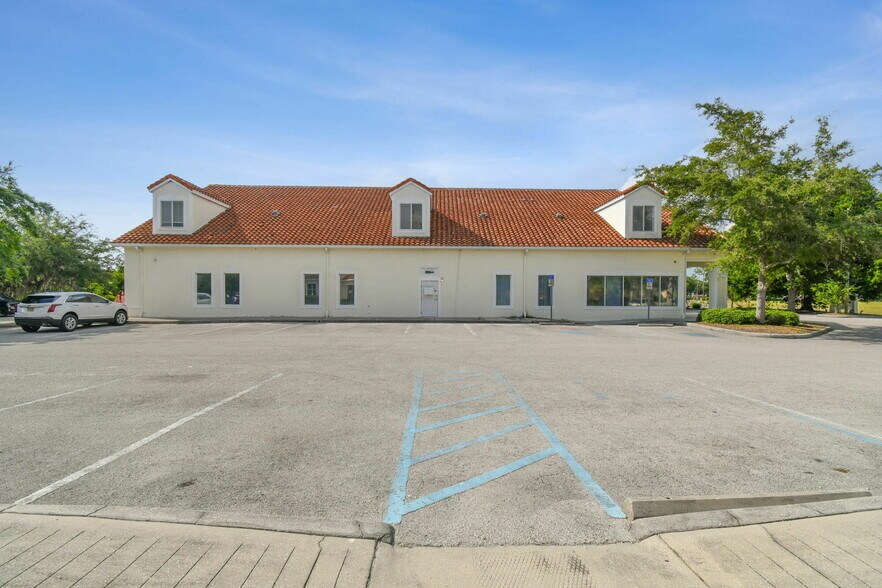 More Photos Of 772 Cortaro Dr, Sun City Center Medical For Sale