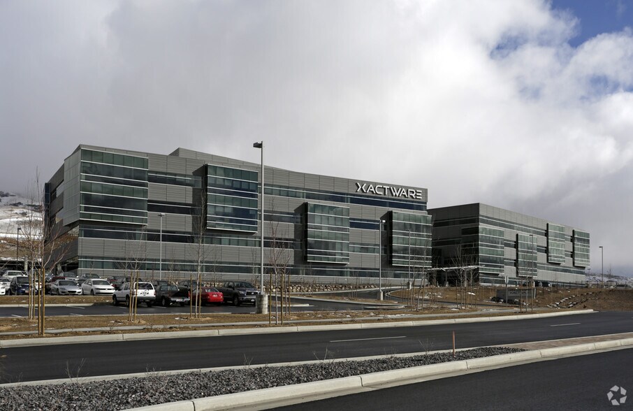 More Photos Of 1100 W Traverse Pky, Lehi Office For Sale