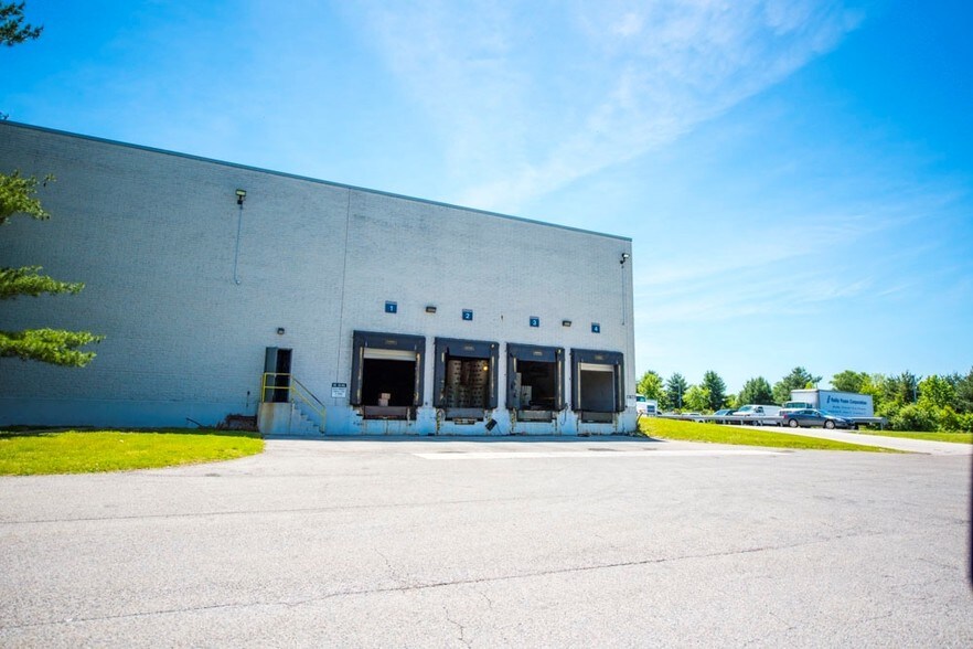 More Photos Of 2525 Monroe Blvd, Norristown Distribution For Lease