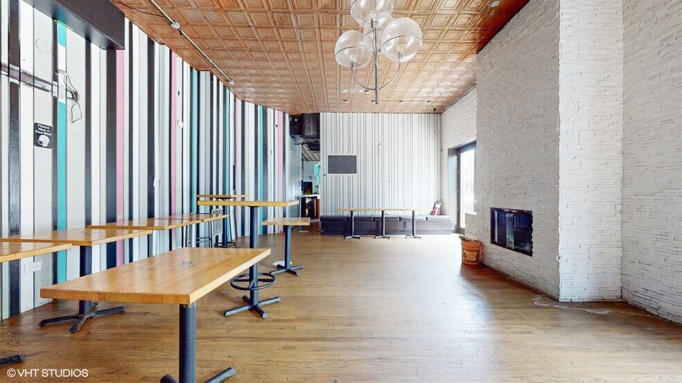 More Photos Of 2500 N Ashland Ave, Chicago Restaurant For Lease