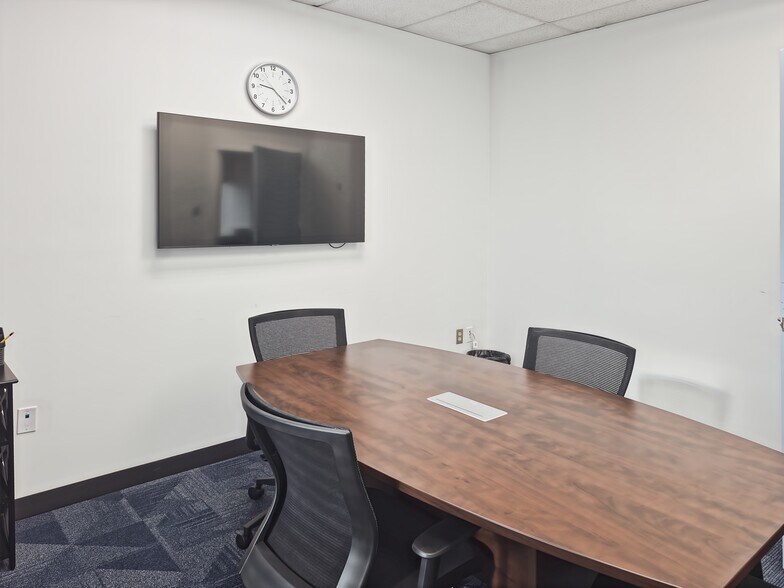 More Photos Of 335 Hoffer Dr, Regina Coworking Space