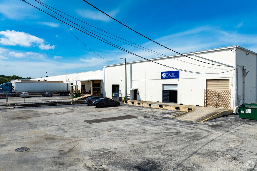 Primary Photo Of 6704-6712 N 54th St, Tampa Warehouse For Lease