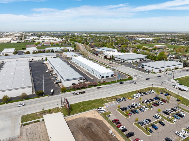 More Photos Of 12347 W Executive Dr, Boise Warehouse For Lease