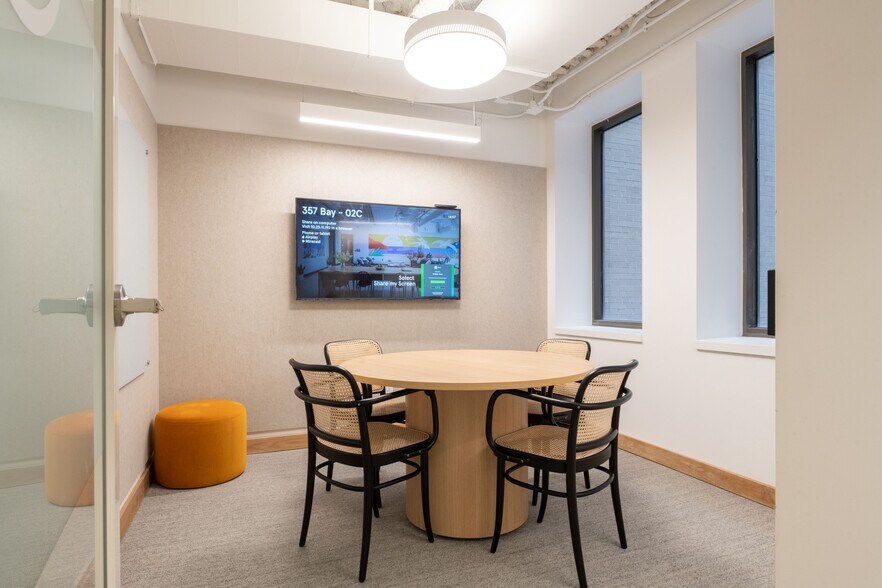 More Photos Of 357 Bay St, Toronto Coworking Space
