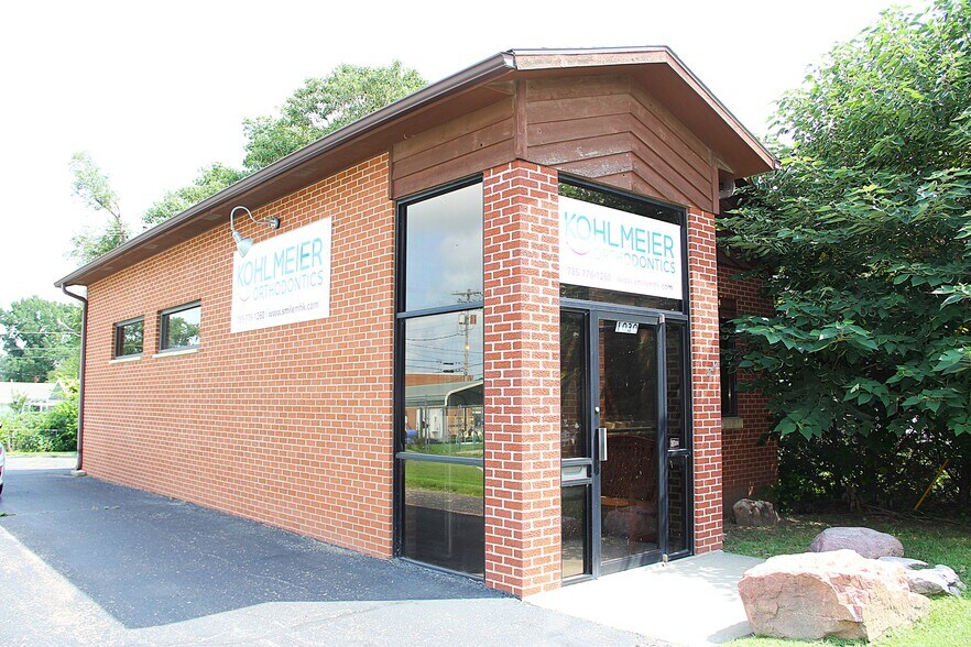 More Photos Of 1030 W 8th St, Junction City Office For Sale