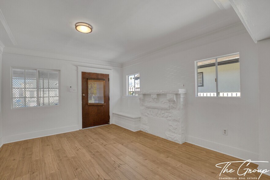 More Photos Of 856 W 47th St, Los Angeles Multifamily For Sale