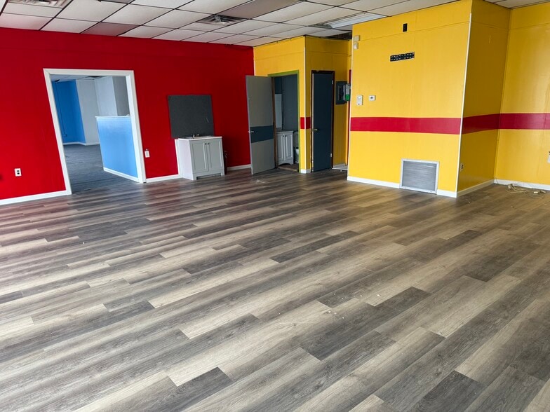 More Photos Of 201-211 Kates Blvd, Millville Freestanding For Lease