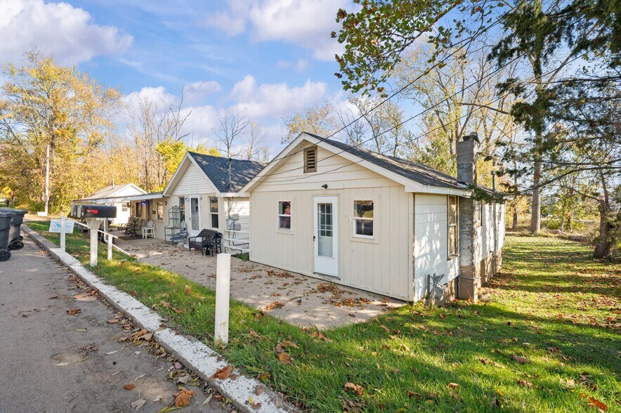 More Photos Of 5590 Paw Paw Lake Rd, Coloma Apartments For Sale
