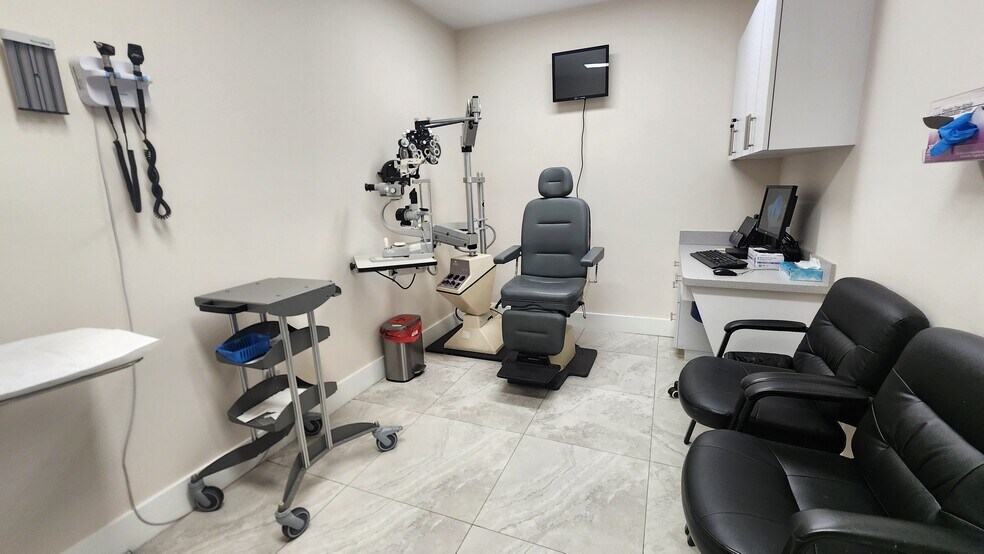 More Photos Of 9601 SW 40th St, Miami Medical For Sale