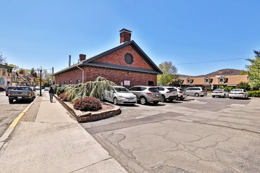 More Photos Of 50 Lafayette Ave, Suffern Freestanding For Lease