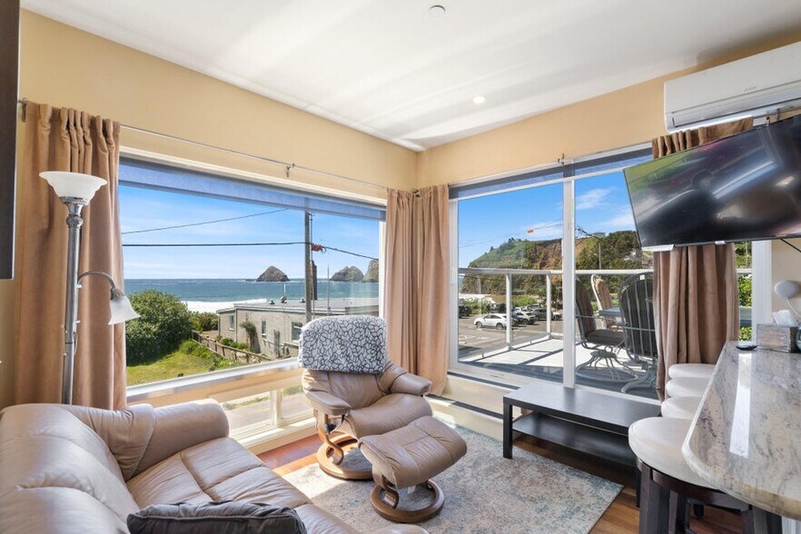 More Photos Of 1505 Pacific Ave NW, Oceanside Hotel For Sale