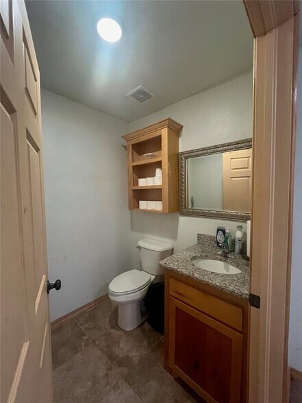 More Photos Of 2901 E Highway 37, Tuttle Flex For Sale