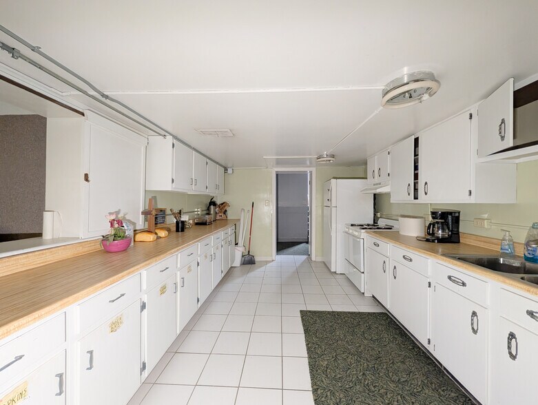 More Photos Of 109 S Washington St, Rochelle Religious Facility For Sale