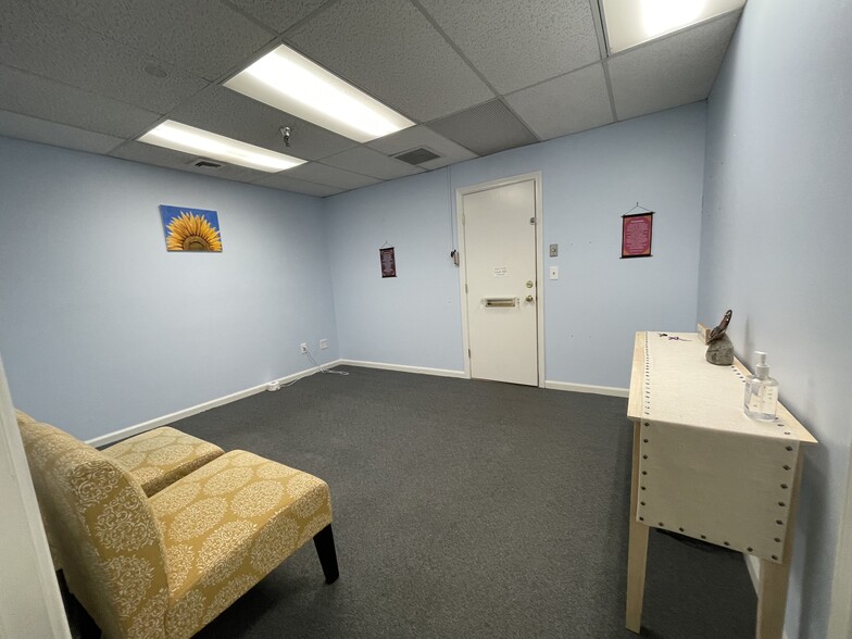 More Photos Of 344-350 Silas Deane Hwy, Wethersfield Medical For Lease