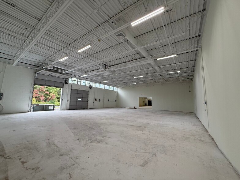 More Photos Of 94 County Line Rd, Colmar Warehouse For Sale