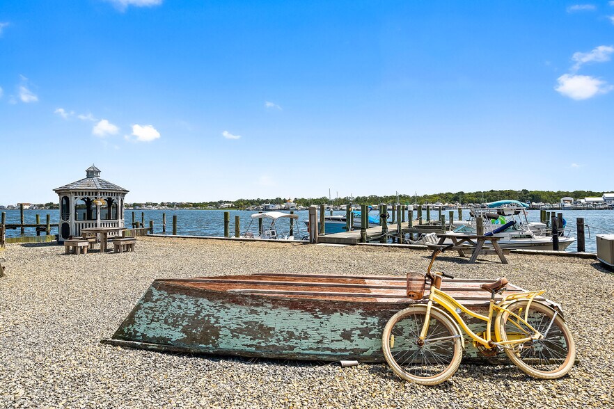 More Photos Of 120 Harbor Inn Rd, Bayville Marina For Sale