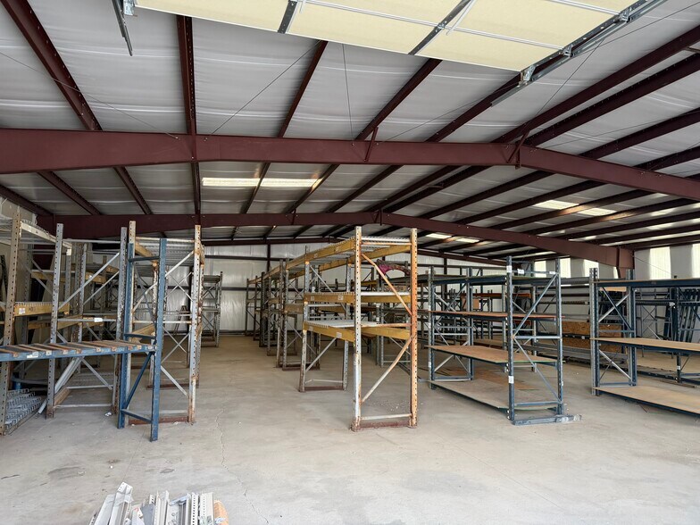 More Photos Of 41 Hart St, Nashville Warehouse For Lease