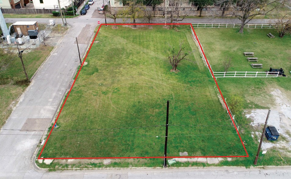 More Photos Of 216 Clinton Dr, Houston Land For Sale