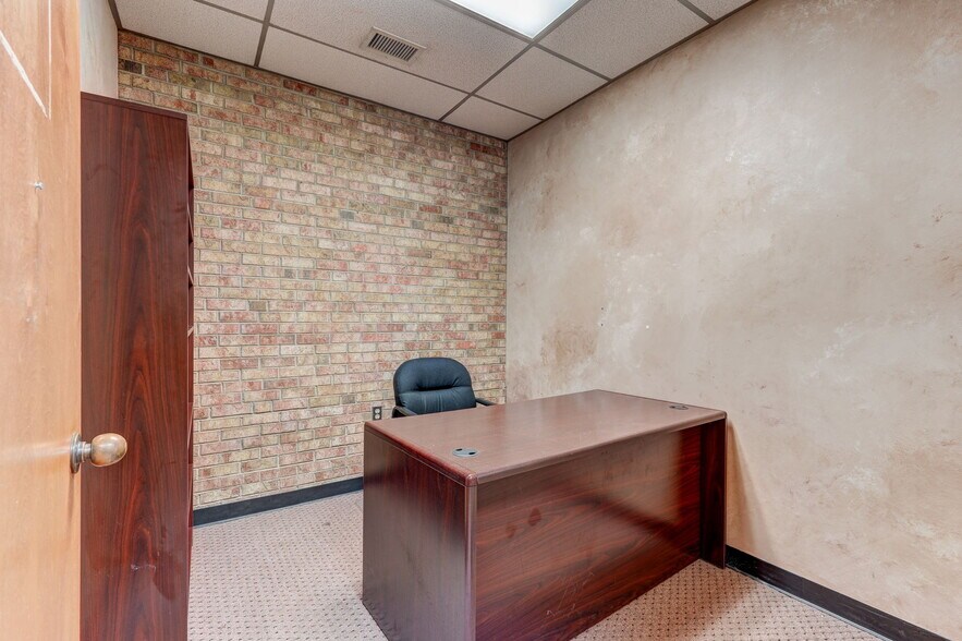 More Photos Of 3311 Burlington Rd, Greensboro Office For Sale