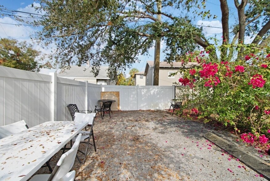More Photos Of 820 15th St N, Saint Petersburg Assisted Living For Sale