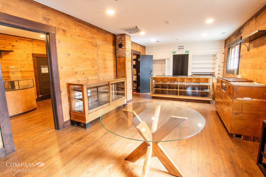 More Photos Of 324 NW Hill St, Bend Freestanding For Sale