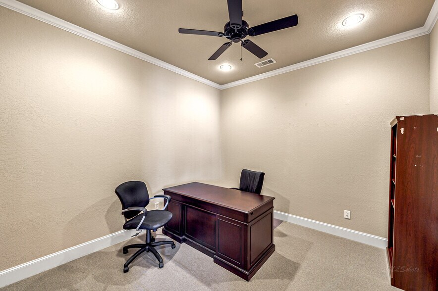 More Photos Of 1846 Snake River Rd, Katy Medical For Lease