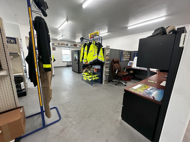 More Photos Of 2630 Van Horn Rd, Fairbanks Warehouse For Sale