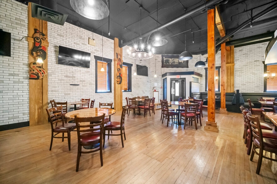 More Photos Of 45886 Wellington Ave, Chilliwack Hotel For Sale