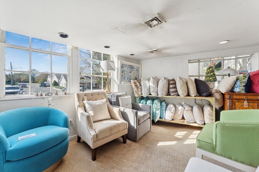 More Photos Of 53 N Sea Rd, Southampton Freestanding For Sale