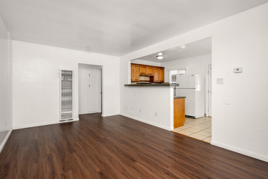 More Photos Of 9833 Walnut St, Bellflower Apartments For Sale