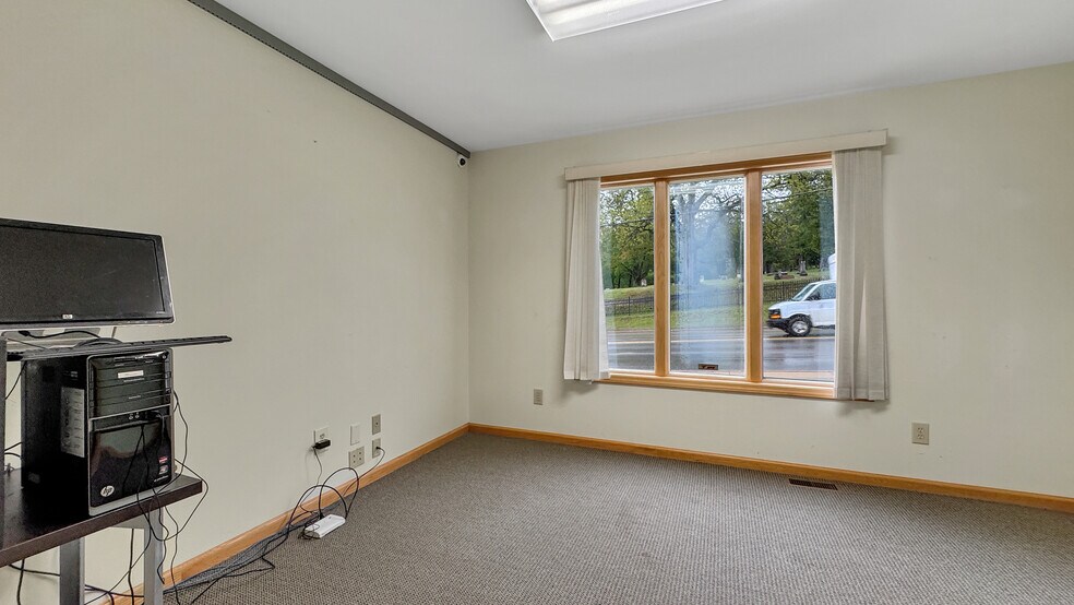 More Photos Of 1200 S Mitchell St, Cadillac Office For Sale