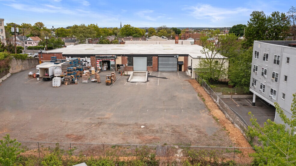 More Photos Of 349 Chestnut St, Passaic Warehouse For Lease