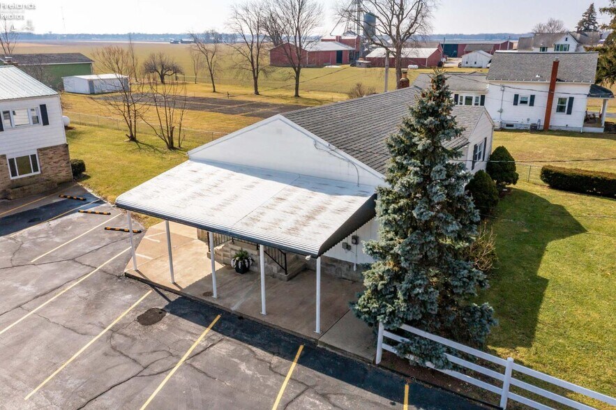 More Photos Of 5414 Homegardner Rd, Castalia Apartments For Sale