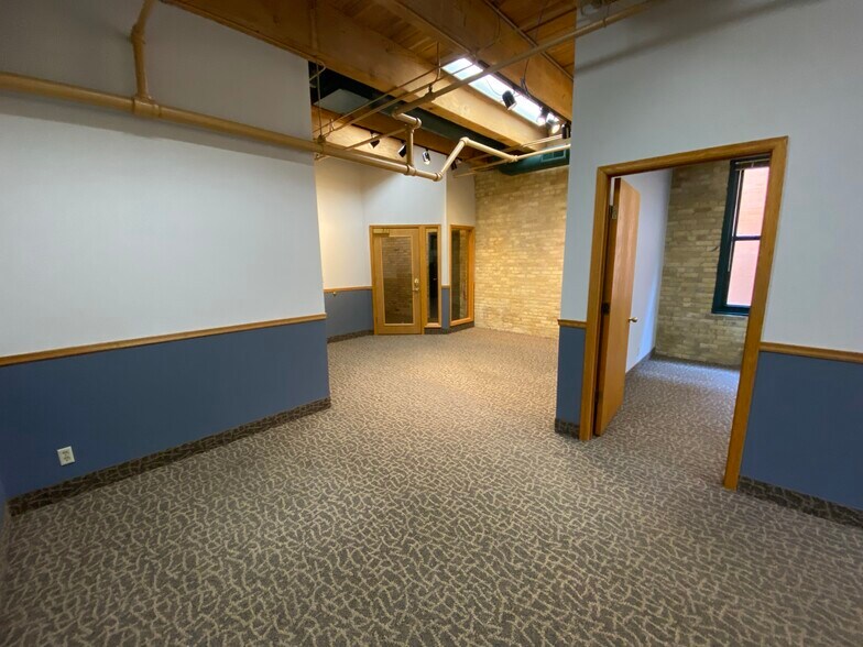 More Photos Of 413 Wacouta St, Saint Paul Office Residential For Lease