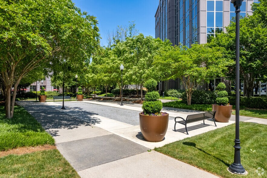 More Photos Of 3095 Satellite Blvd, Duluth Unknown For Lease